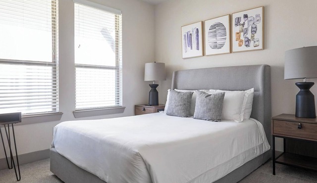 Landing | Chic 1BD, Clubhouse, Pool