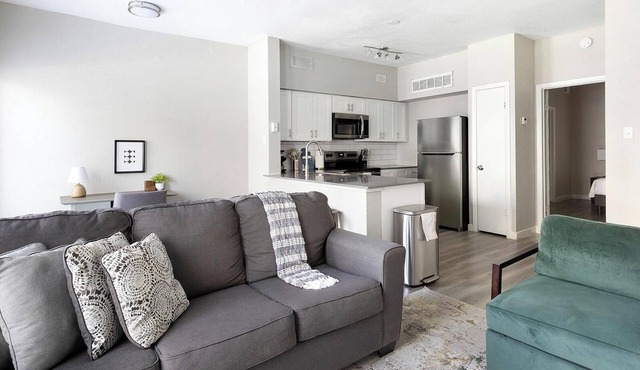 Landing | Chic 1BD, Courtyard, Pool