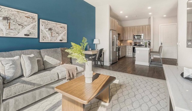 Landing | Chic 1BD, Courtyard, Pool