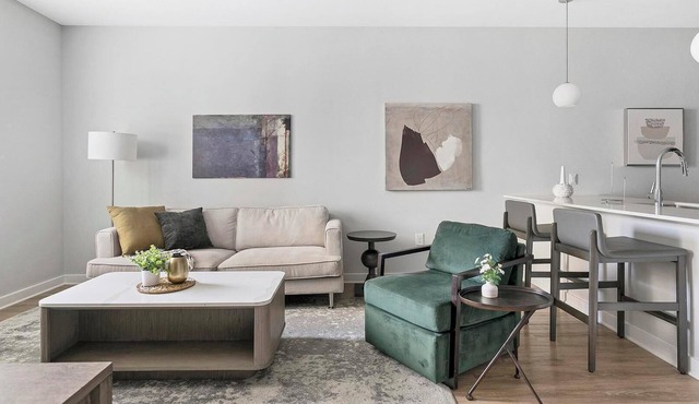 Landing | Chic 1BD, Courtyard, Pool
