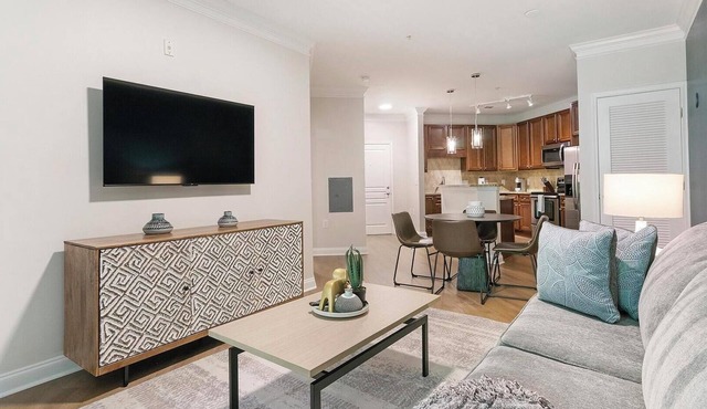Landing | Chic 1BD, Courtyard, Pool