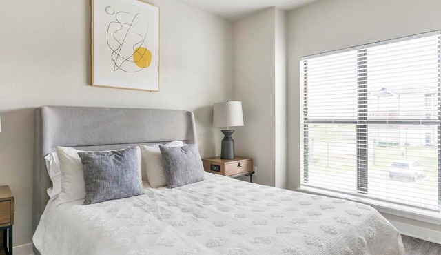 Landing | Chic 1BD, Courtyard, Pool