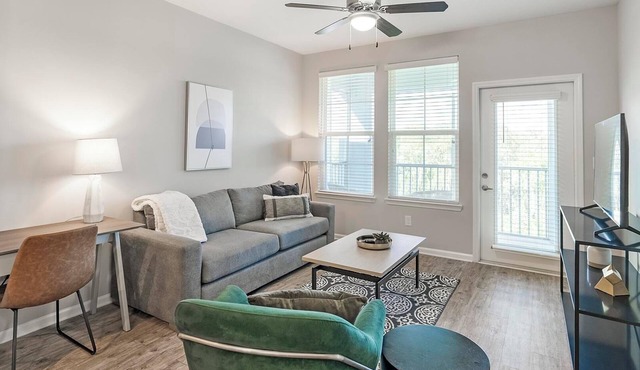 Landing | Chic 1BD, Gym, Pool
