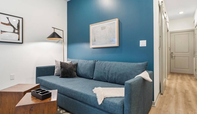 Landing | Chic 1BD, Gym