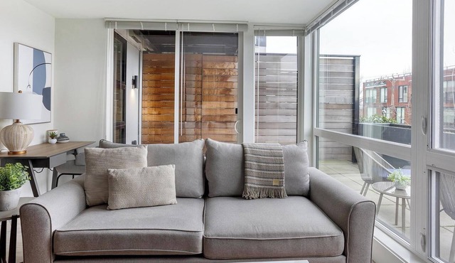 Landing | Chic 1BD, Game Room, Yoga Studio