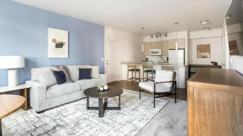 Landing Chic 1BD Gym Clubhouse