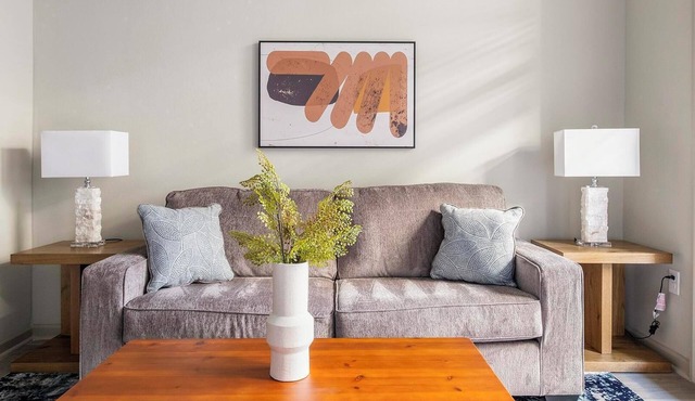 Landing | Chic 1BD, Gym, Clubhouse