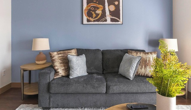 Landing | Chic 1BD, Gym, Courtyard