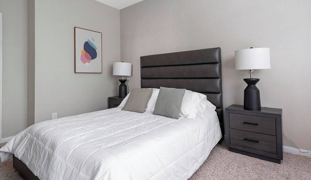 Landing | Chic 1BD, Gym, Pool