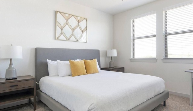 Landing | Chic 1BD, Gym, Pool