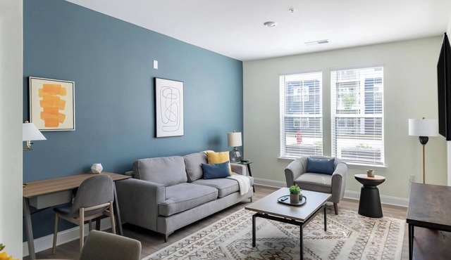 Landing | Chic 1BD, Gym, Pool