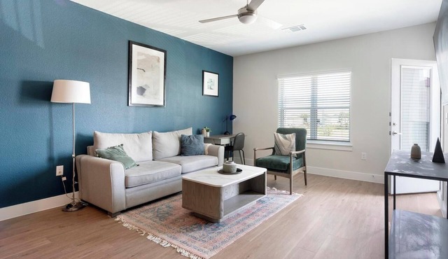 Landing | Chic 1BD, Gym, Pool