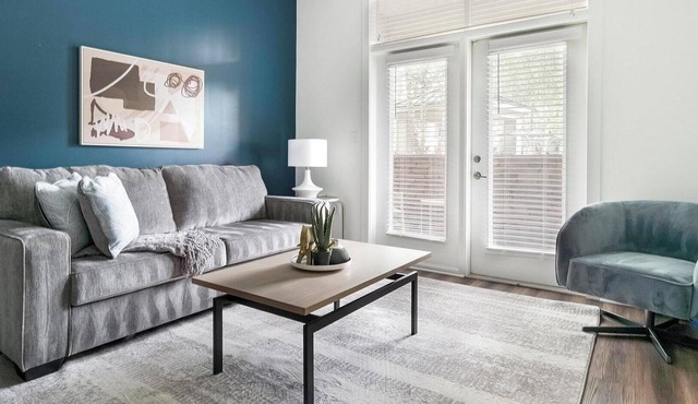 Landing | Chic 1BD, Gym, Rooftop Lounge