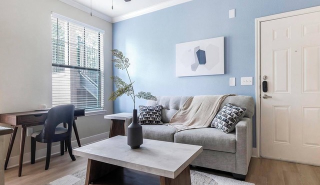 Landing | Chic 1BD, Gym