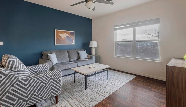 Landing | Chic 1BD, Gym, Clubhouse