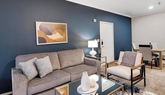 Landing | Chic 1BD, Gym