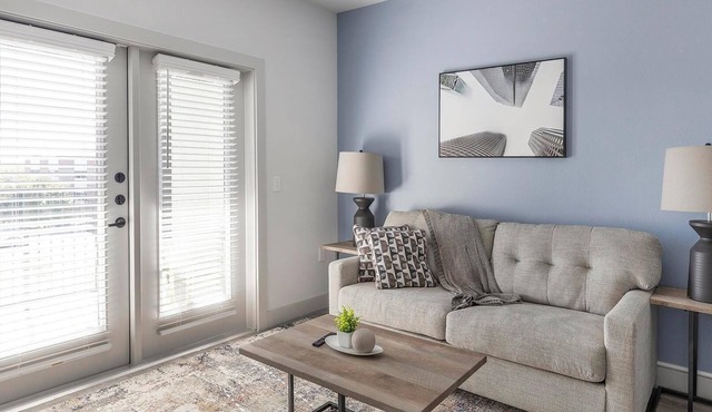 Landing | Chic 1BD in Corinth