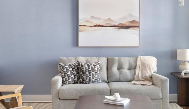 Landing | Chic 1BD, Pool, Gym
