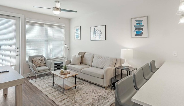 Landing | Chic 1BD, Pool, Gym