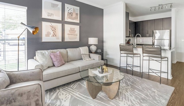 Landing | Chic 1BD, Pool, Courtyard