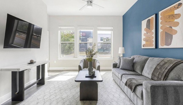 Landing | Chic 1BD, Pool, Courtyard