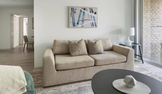 Landing | Chic 1BD, Pool, Gym