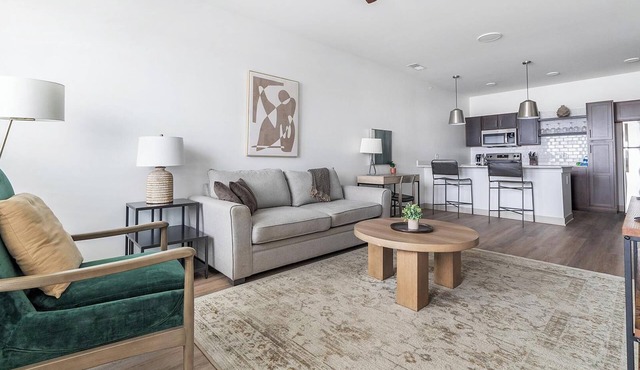 Landing | Chic 1BD, Rooftop Lounge, Pool