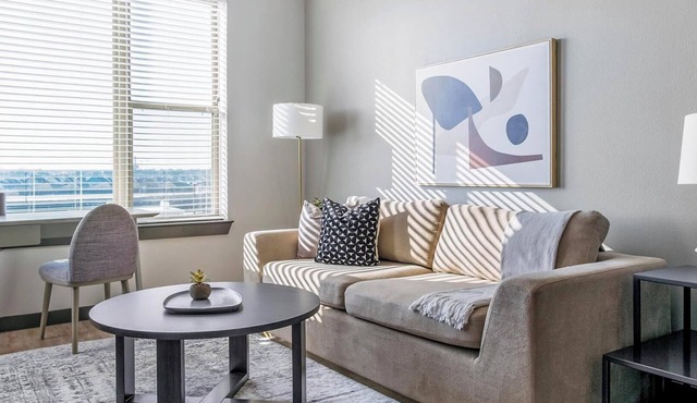 Landing | Chic 1BD, Rooftop Lounge, Clubhouse