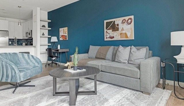 Landing | Chic 1BD, Rooftop Lounge, Gym
