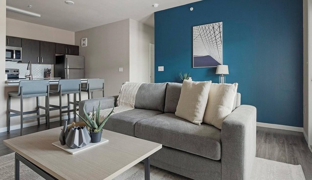 Landing | Chic 1BD, Gym, Pool