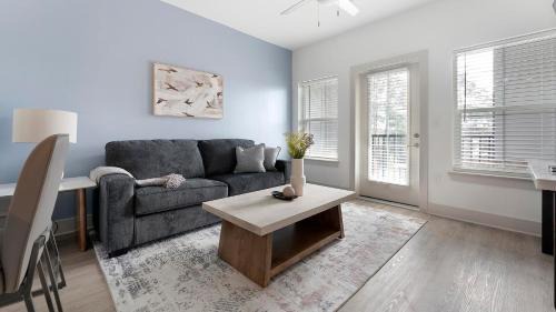 Landing Chic 1BD Yoga Studio Game Room