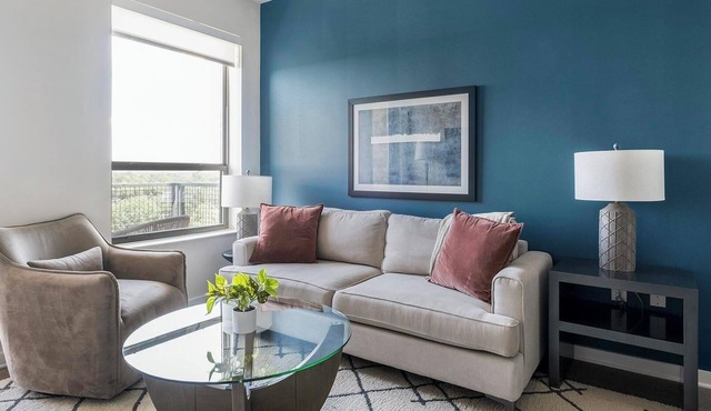 Landing | Chic 1BD, Yoga Studio, Game Room