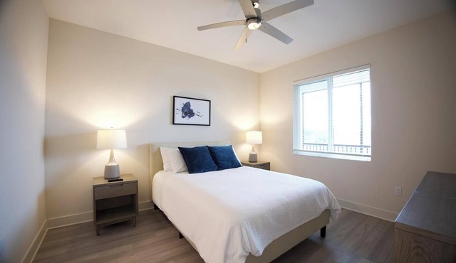 Landing | Chic 1BD, Yoga Studio, Gym