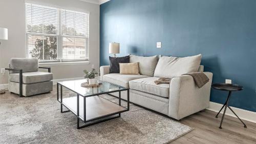 Landing Chic 1BD Yoga Studio Gym