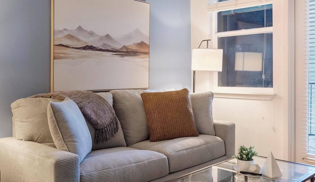 Landing | Chic 2BD, Gym, Pool