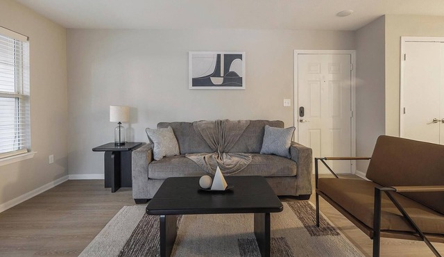 Landing | Chic 2BD, Game Room, Clubhouse