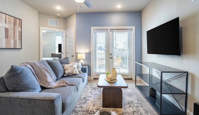 Landing | Chic 2BD, Clubhouse, Game Room