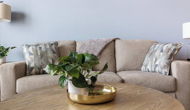 Landing | Chic 2BD, Clubhouse