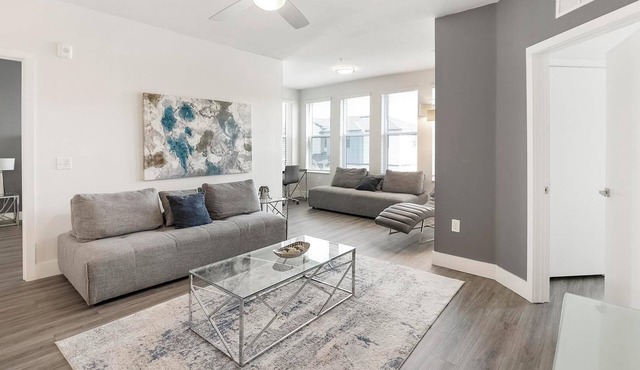 Landing | Chic 2BD, Clubhouse, Pool