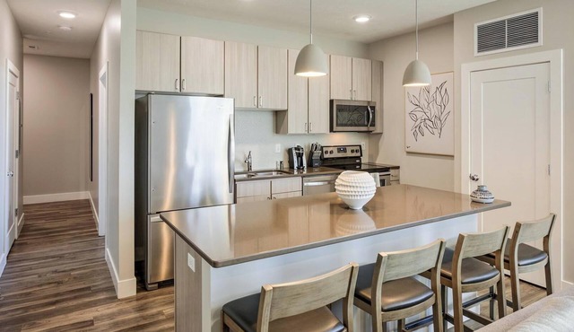 Landing | Chic 2BD, Courtyard, Clubhouse