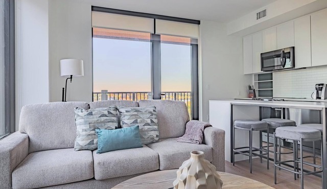 Landing | Chic 2BD, Courtyard, Rooftop Lounge