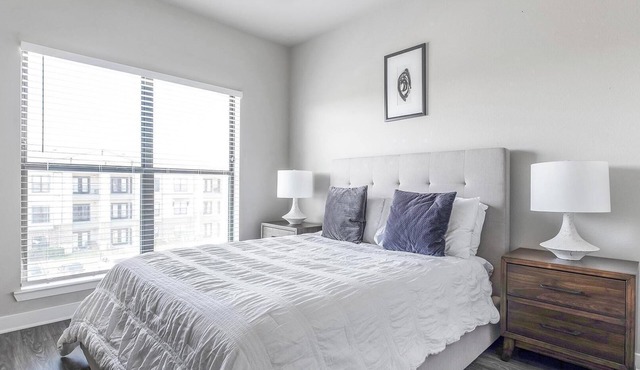 Landing | Chic 2BD, Courtyard, Gym