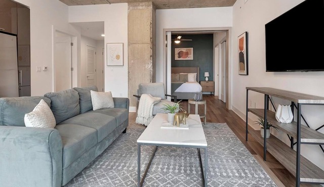 Landing | Chic 2BD, Game Room, Gym