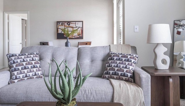 Landing | Chic 2BD, Gym, Clubhouse