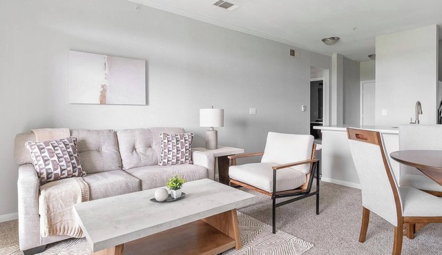 Landing | Chic 2BD, Gym, Clubhouse