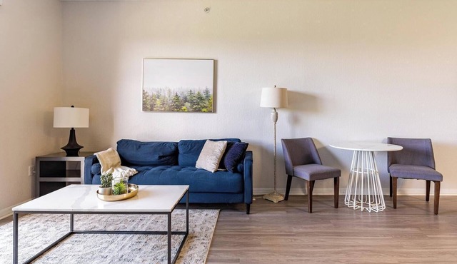 Landing | Chic 2BD, Gym, Clubhouse