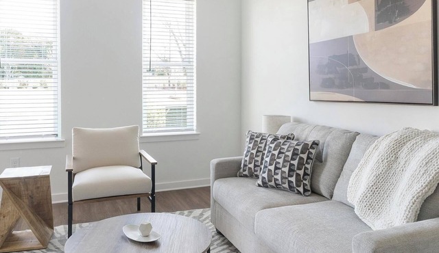Landing | Chic 2BD, Gym, Clubhouse