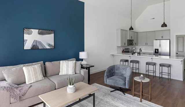 Landing | Chic 2BD, Gym, Clubhouse