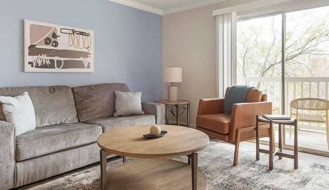 Landing | Chic 2BD, Gym, Clubhouse