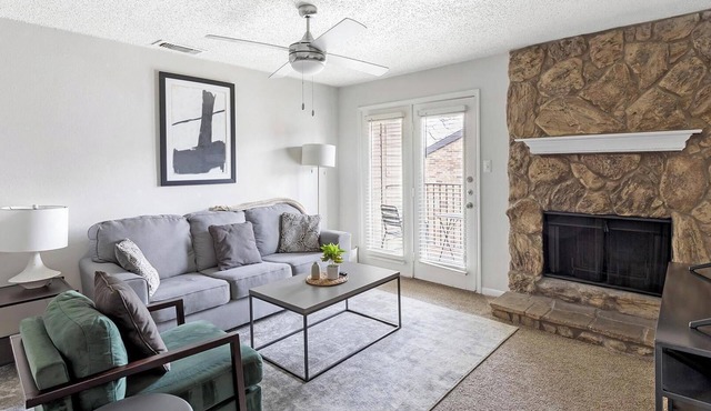 Landing | Chic 2BD, Gym, Courtyard